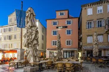 Palace Suites Heritage Hotel   Adults Only