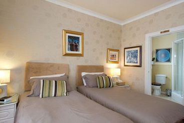 تختخواب و صبحانه Braeside House