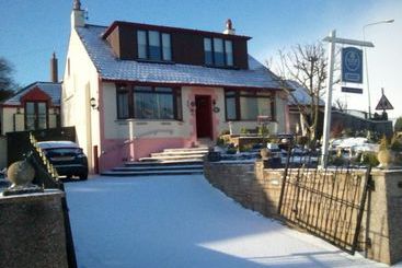 تختخواب و صبحانه Braeside House