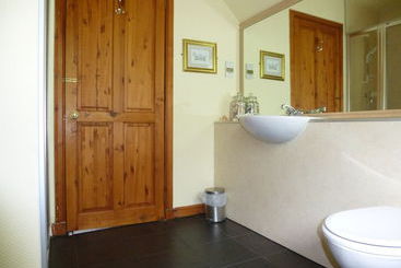 مبيت وإفطار Lochearn House