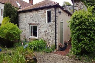 Bed and Breakfast Longbridge House