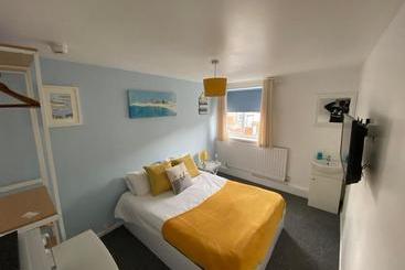 تختخواب و صبحانه The Chedburgh Guest House
