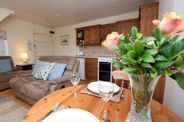 Chirk Cottage At Hill House Farm Cheshire
