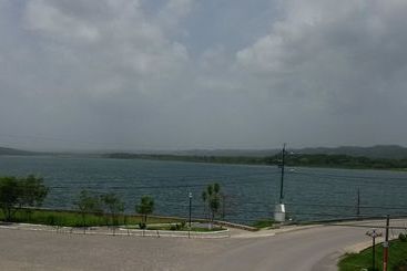 هتل Flores De Peten