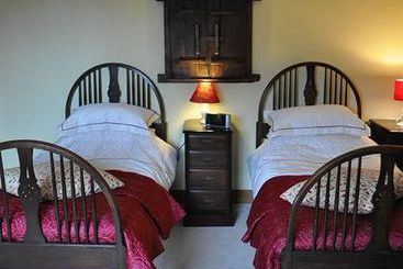 تختخواب و صبحانه Old Ivy House