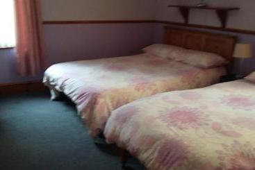 پانسیون The Lyndene Guest House