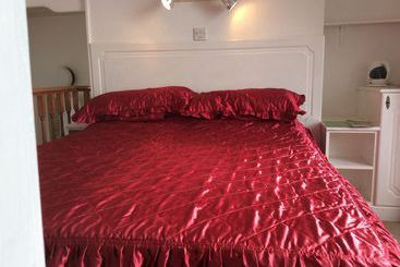 Ash Hotel B&b