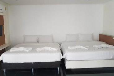 هتل Hamilton Grand Residence