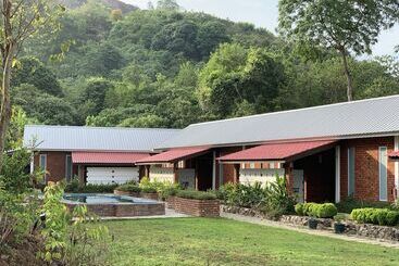 هتل Hujung Kampung