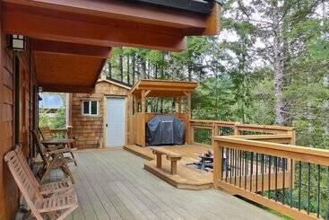 茅舍 Handsome Dan's Port Renfrew