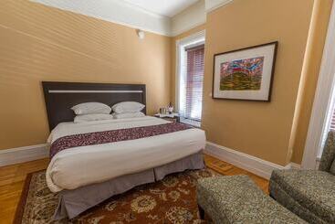 پانسیون 7 On Strath