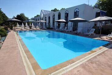 Agape Hotel Niort  Bessines