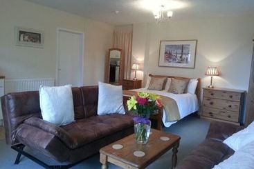 هتل Little Forest Lodge