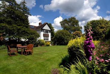 The Stanage Bed And Breakfast