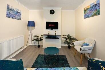 إقامة Modern 3 Bed House In London Close To City Airport