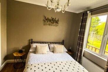 Immaculate 3 Bedroom Private Lodge Near York