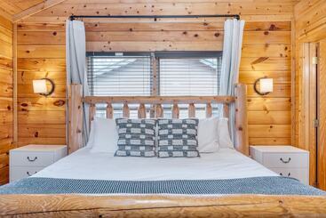 茅舍 Brookshore By Avantstay Relaxing Backyard Creek, 10mins From Pigeon Forge