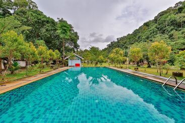 בית מלון כפרי Ingthara Resort