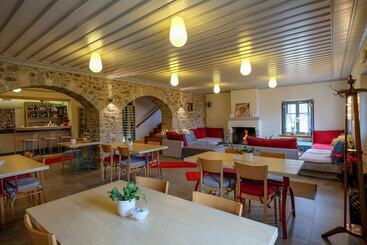 בית מלון כפרי Kiriaki Guesthouse & Suites