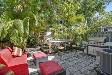 بيت ريفى La Casita By Avantstay Steps To Duval Street In Key West! Month Long Stays Only