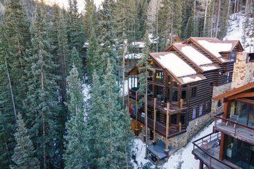 کلبه Apex By Avantstay Cozy Expansive Mountain Home Close To The Slopes W/ Hot Tub!