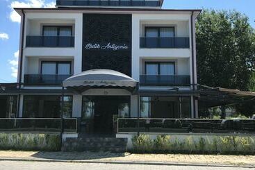 مسافرخانه Anti̇goni̇a Buti̇k Otel