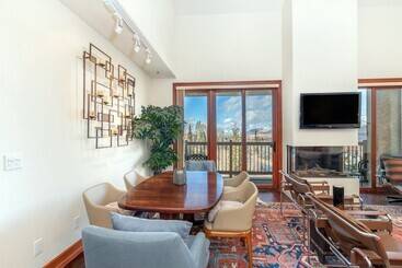 کلبه Lorian 8 By Avantstay Relaxing Home Close To Slopes & Hiking Trails