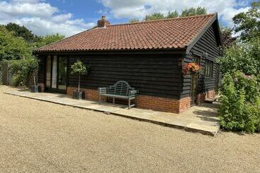 茅舍 Brundish, Suffolk Barn, 2 Bed Idyllic 6 Acres