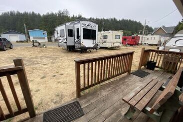 별장 Raines Resort Cabins & Rv