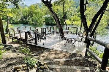 모텔 Riverfront Lodging