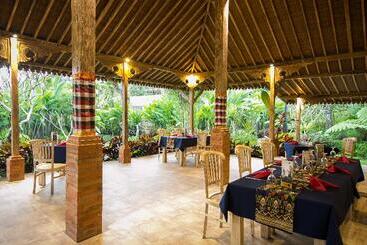 Отель Senetan Villas And Spa Resort