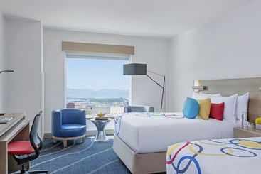 The Art Hotel Denver, Curio Collection By Hilton