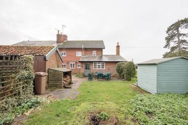 46 Ivy Cottage