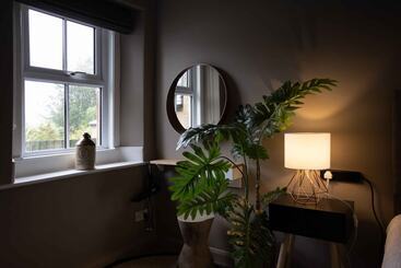 کلبه Cosy, Tranquil, Fully Equipped & Beautiful Garden