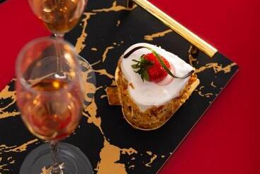 هتل Saint Sin Suites Adults Only