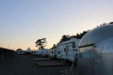 Taean Mom Village Caravan Camping
