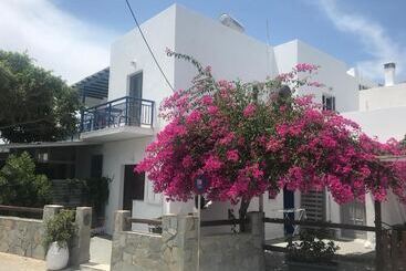 پانسیون Kamara Rooms In Naousa