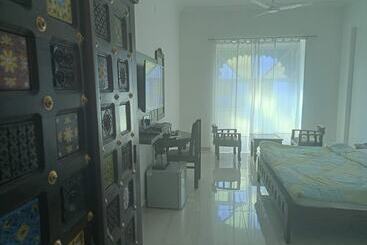 فندق Doongar Fort Gurukripa Hilltop Resorts