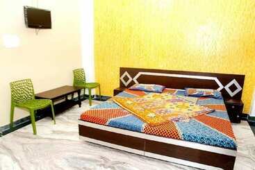 Отель Goroomgo Madhu Sudan Rishikesh