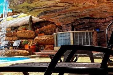 Отель Las Rocas Resort
