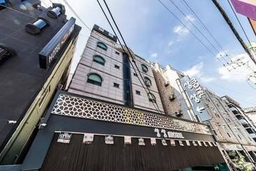 فندق على الطريق Seongnam Sangsang