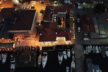 Gumruk Otel Urla