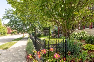 تختخواب و صبحانه Braywood Inn
