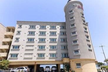 فندق على الطريق Taean  Jade Resortel