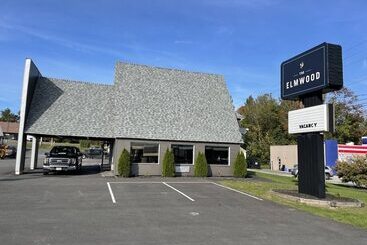 فندق على الطريق The Elmwood