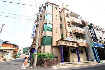 모텔 Gimcheon Aria