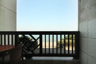 מוטל Namhae Mont Blanc Beach