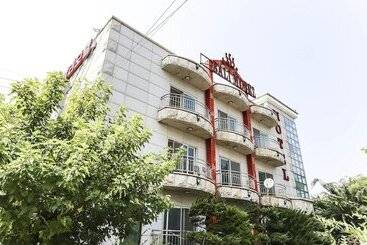فندق على الطريق Taean Bali