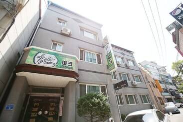 모텔 Jecheon Herb Park