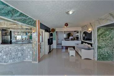 펜션 Magnificent View Nice Double Room With Shared Pool And Ac
